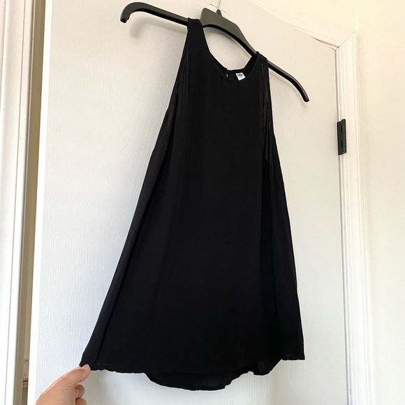 Old Navy Black Sleeveless Top - Keyhole back - Picture 3 of 8